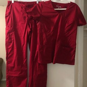 *scrub set* Red bottoms, Butter soft MED. top size SMALL